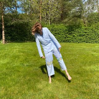 Lily Cole feet photo thumbnail