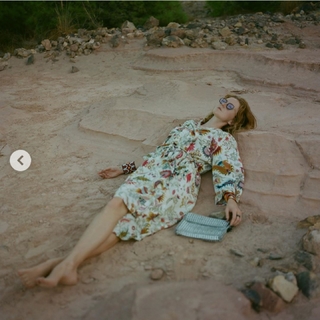 Lily Cole feet photo thumbnail