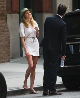 Lily Cole feet photo thumbnail