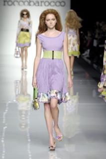 Lily Cole feet photo thumbnail