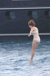 Lily Cole feet photo thumbnail