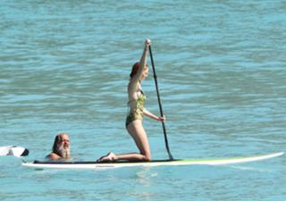 Lily Cole feet photo thumbnail