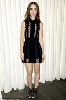 Lily Collins feet photo thumbnail