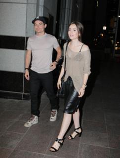 Lily Collins feet photo thumbnail
