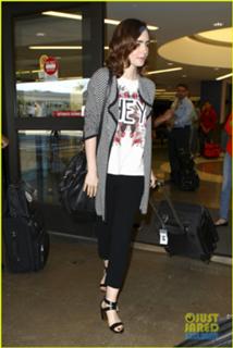 Lily Collins feet photo thumbnail