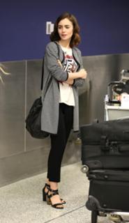 Lily Collins feet photo thumbnail