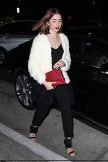 Lily Collins feet photo thumbnail