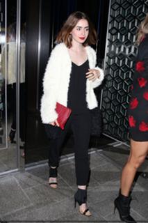 Lily Collins feet photo thumbnail