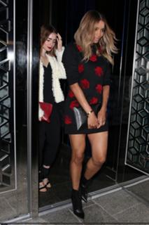 Lily Collins feet photo thumbnail