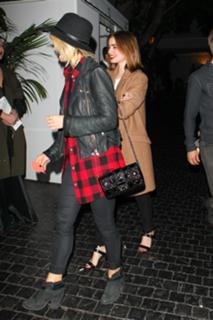 Lily Collins feet photo thumbnail