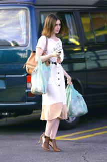 Lily Collins feet photo thumbnail