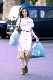 Lily Collins feet photo thumbnail