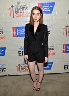Lily Collins feet photo thumbnail