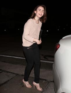 Lily Collins feet photo thumbnail