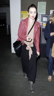 Lily Collins feet photo thumbnail