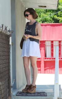 Lily Collins feet photo thumbnail