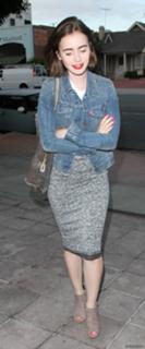 Lily Collins feet photo thumbnail