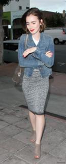 Lily Collins feet photo thumbnail