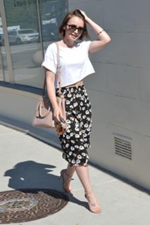 Lily Collins feet photo thumbnail