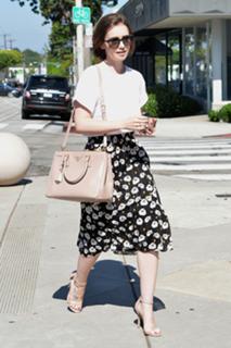 Lily Collins feet photo thumbnail