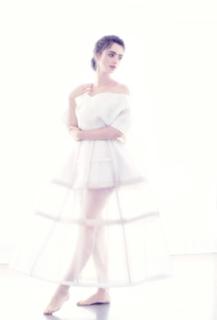 Lily Collins feet photo thumbnail