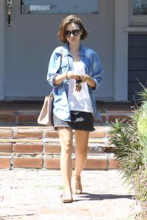 Lily Collins feet photo thumbnail
