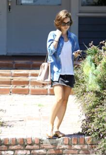 Lily Collins feet photo thumbnail