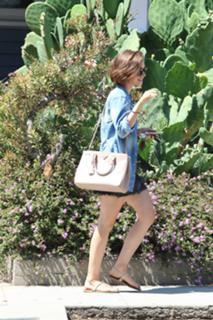Lily Collins feet photo thumbnail