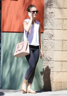 Lily Collins feet photo thumbnail