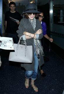 Lily Collins feet photo thumbnail