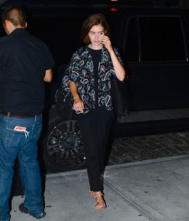 Lily Collins feet photo thumbnail