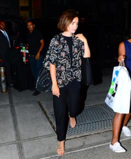 Lily Collins feet photo thumbnail
