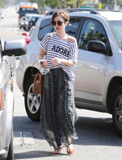 Lily Collins feet photo thumbnail