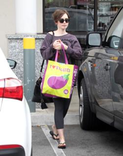 Lily Collins feet photo thumbnail