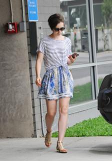 Lily Collins feet photo thumbnail