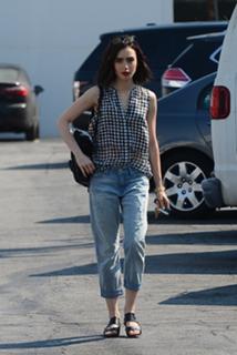 Lily Collins feet photo thumbnail