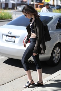 Lily Collins feet photo thumbnail