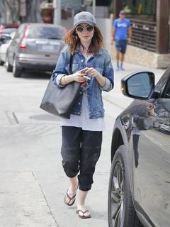 Lily Collins feet photo thumbnail
