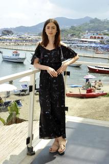Lily Collins feet photo thumbnail