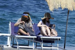 Lily Collins feet photo thumbnail