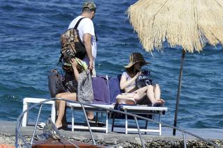 Lily Collins feet photo thumbnail