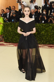 Lily Collins feet photo thumbnail