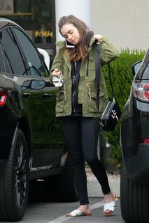 Lily Collins feet photo thumbnail