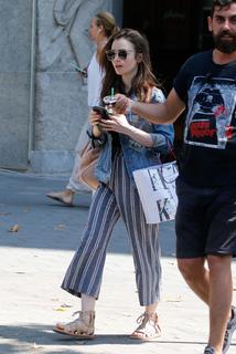 Lily Collins feet photo thumbnail