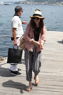 Lily Collins feet photo thumbnail