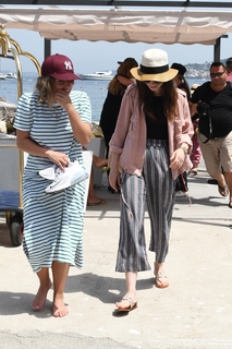Lily Collins feet photo thumbnail