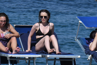 Lily Collins feet photo thumbnail