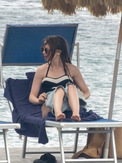 Lily Collins feet photo thumbnail