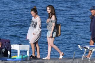 Lily Collins feet photo thumbnail
