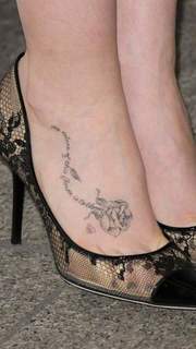 Lily Collins feet photo thumbnail